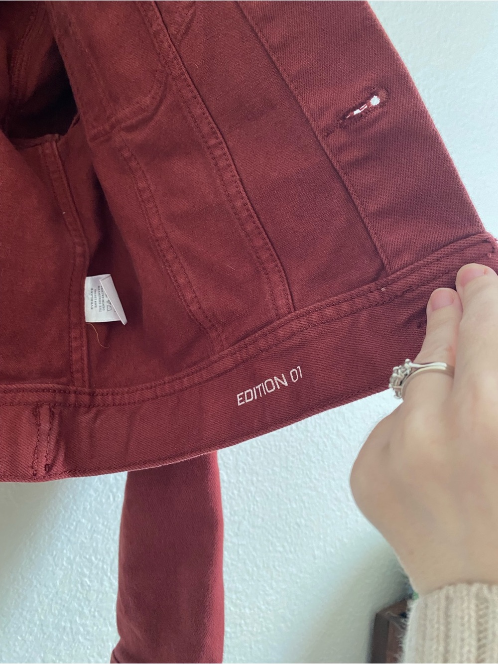 Everlane The Shrunken Denim Jacket Limited Edition 01 Cropped Burgundy - Picture 2 of 4